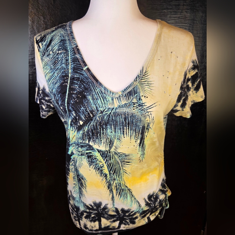 ✨️UPDATEDY✨️Y2K Vintage Onque Casuals Rhinestone Palm Tree Sunset V-Neck Top Med